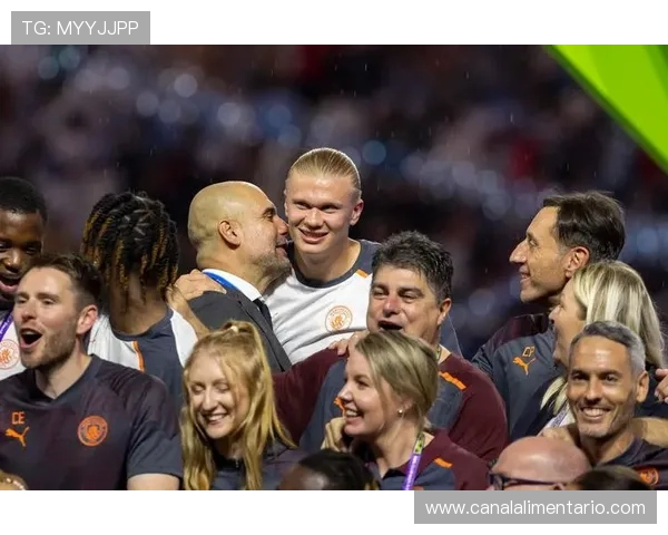 阿尔瓦雷斯的团队价值如何体现：曼城冠军拼图解析