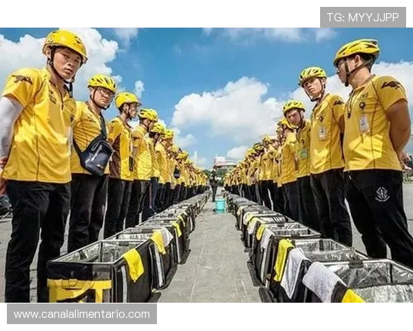 张帅训练场上像拼命三郎，休息室却摆满了星巴克外卖，反差太大了吧